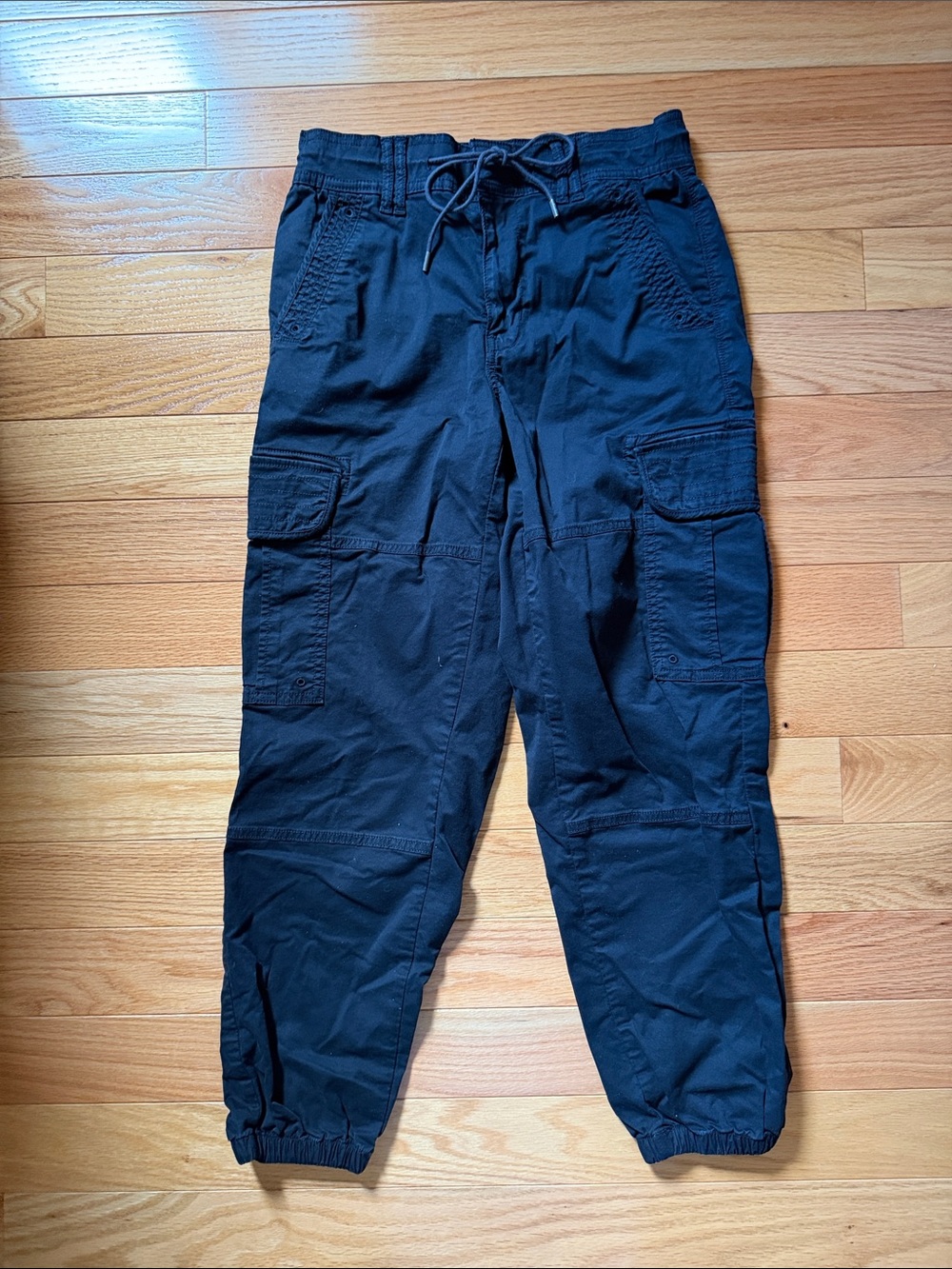 AE Black Cargo Jogger Pants, Size 2 Short